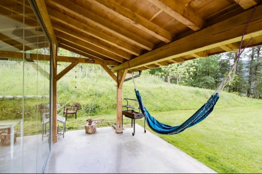 Chalet con piscina climatizada en la naturaleza Areatza Exterior foto