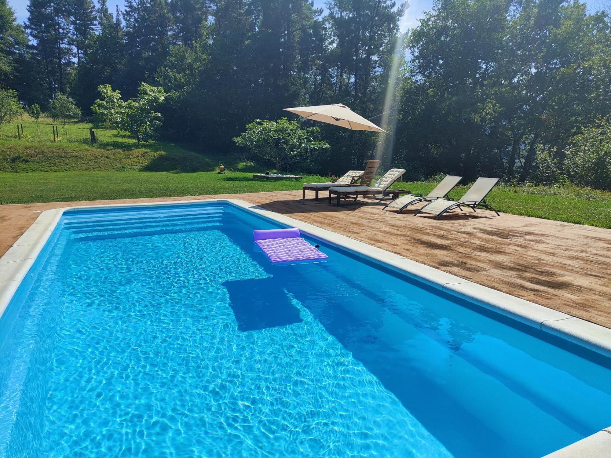 Chalet con piscina climatizada en la naturaleza Areatza Exterior foto
